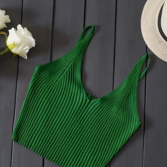 - Crop top. Very soft. NWT - Picture 1 of 4